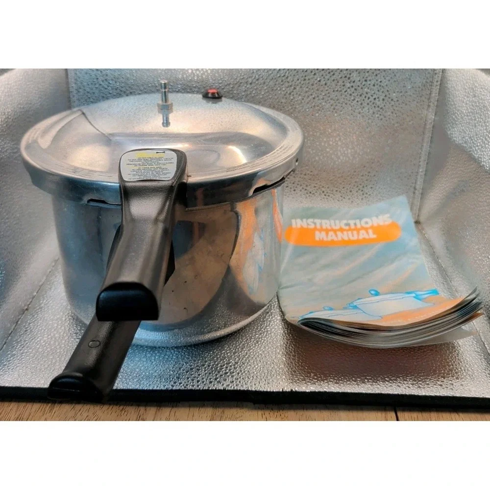 Maitres Pressure Cooker 4.2 Quart Aluminum Brazil Maitre's Never Used/ W  Manual